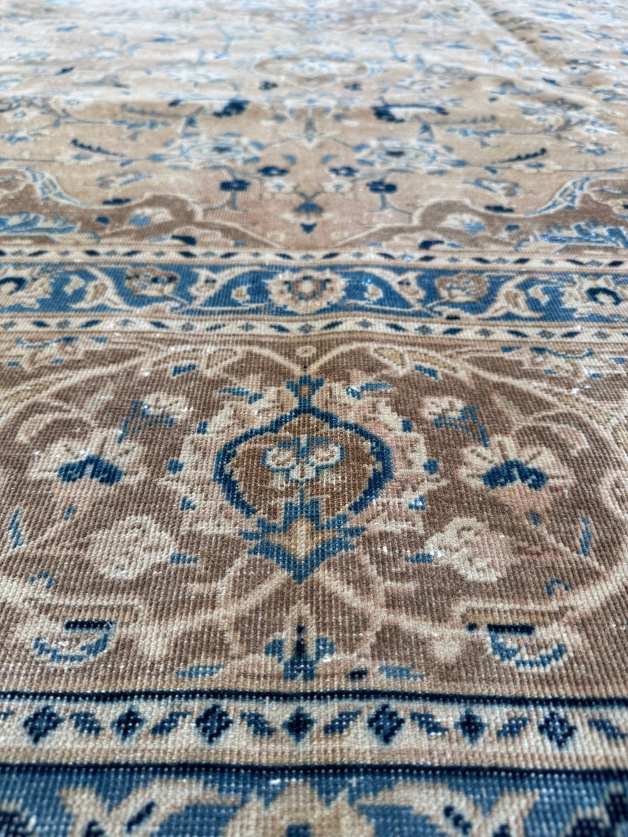 Vintage Kashan Rug | 7' 10" x 10' 11"