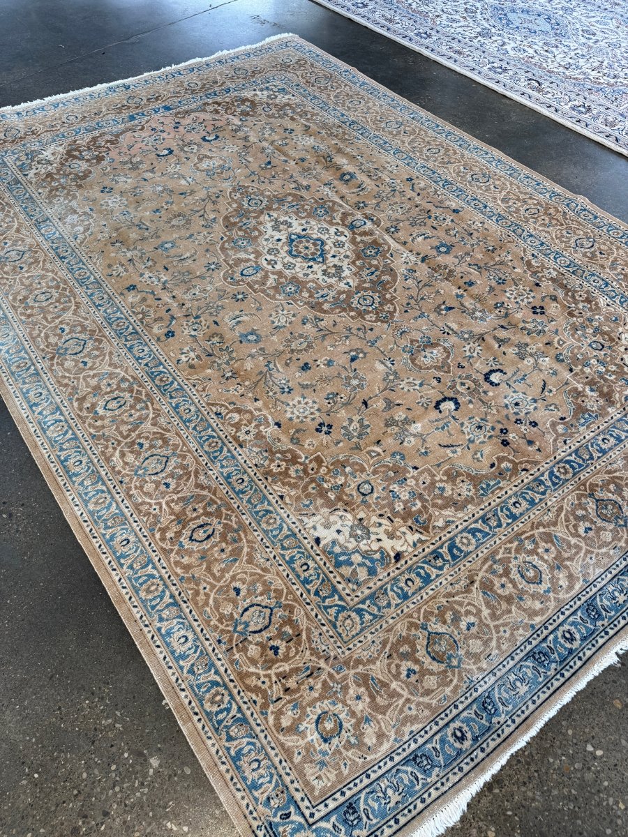 Vintage Kashan Rug | 7' 10" x 10' 11"